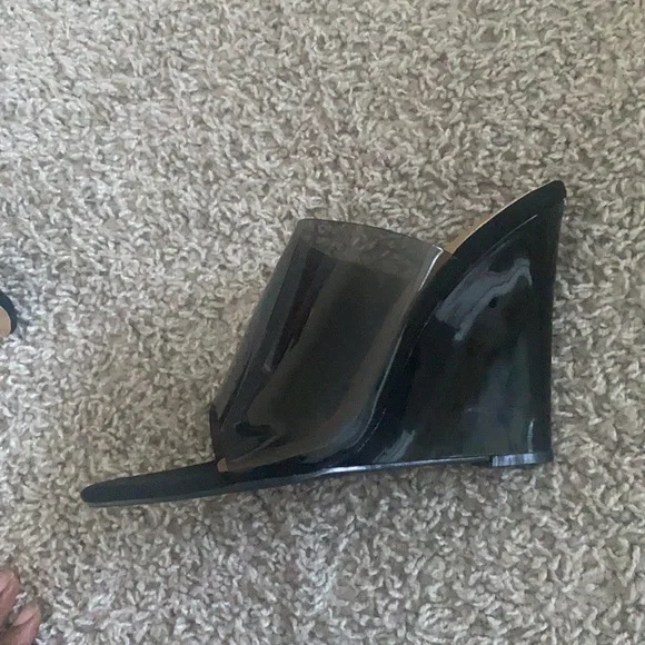 ⭐️Wedge Heeled Jelly Mules Black Clear 8 (fits like a 7) NWOT - Picture 2 of 6